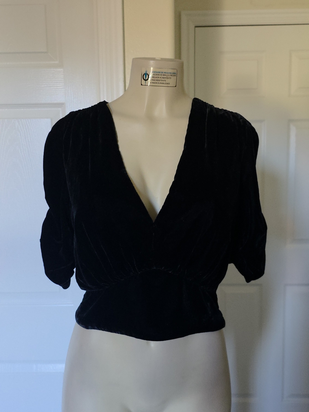 Peter Som Black Velvet Cropped V-Neck Top